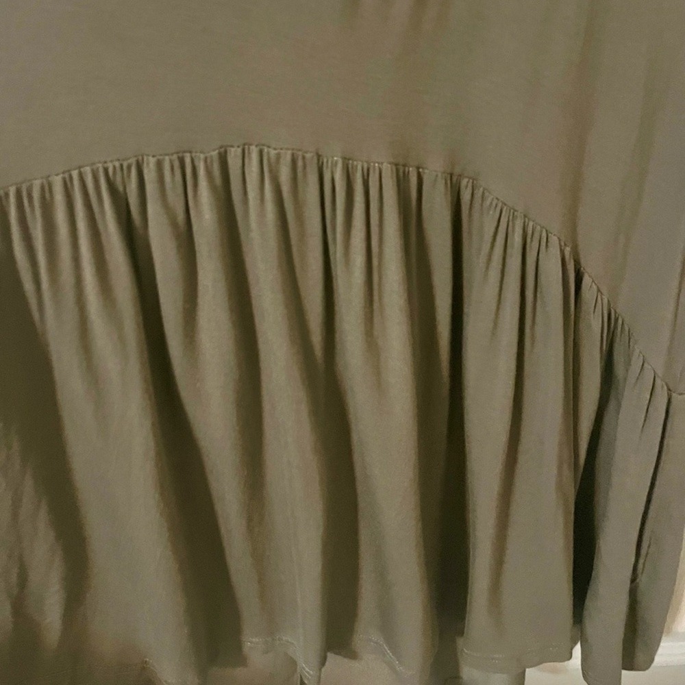 NWOT POL Olive Green Mesh Detail Tank Top - Button Missing Sz S - Picture 4 of 9
